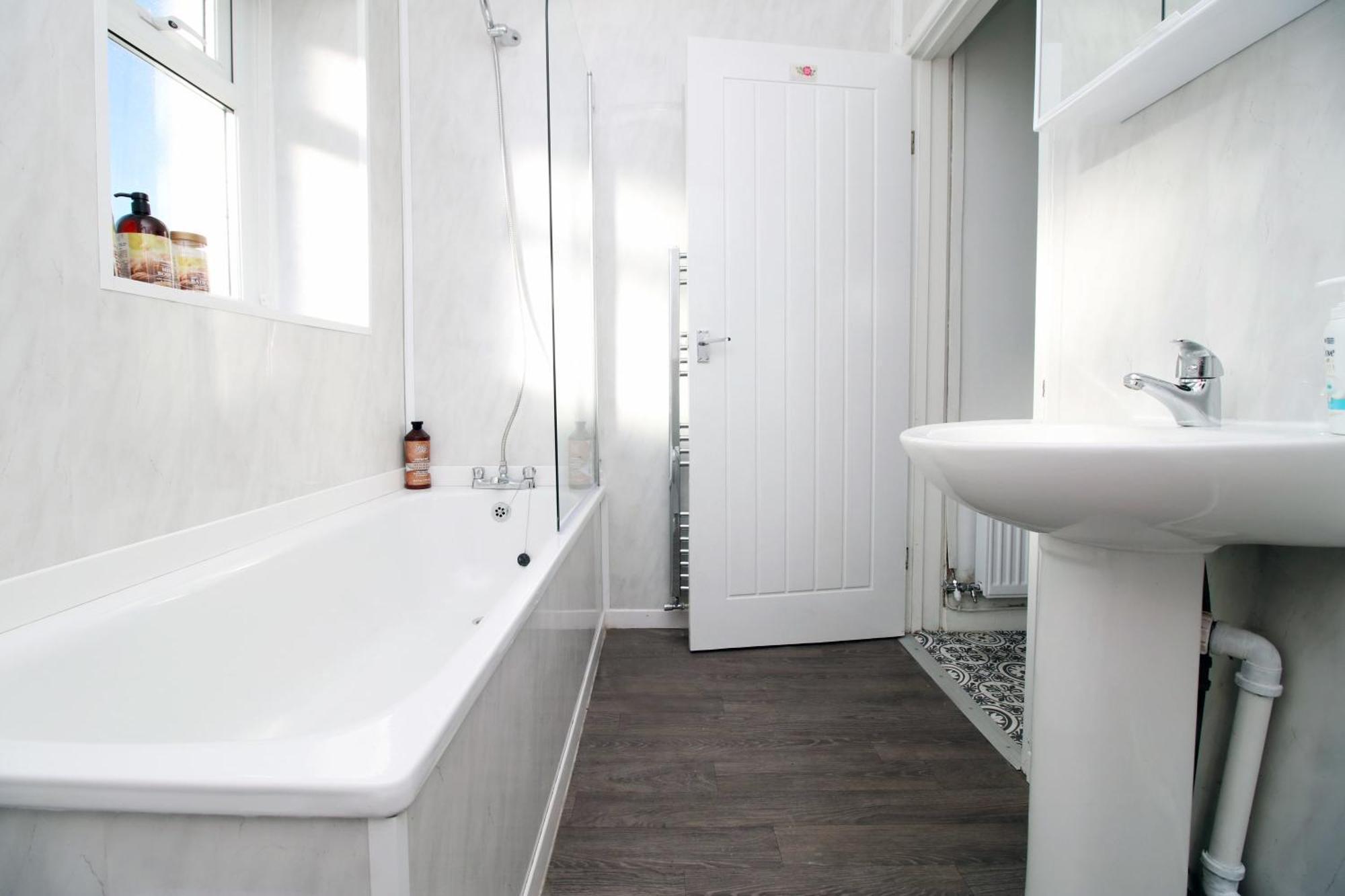 Very Special Home In Rhondda Valley Herbert House By Staystaycations Treorky 외부 사진